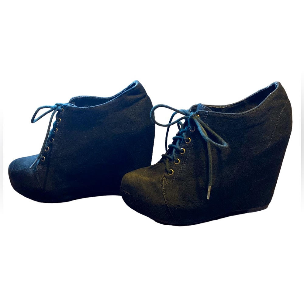 Black Poppy Women's High Wedge Booties    Size 7 Good Fun Condition